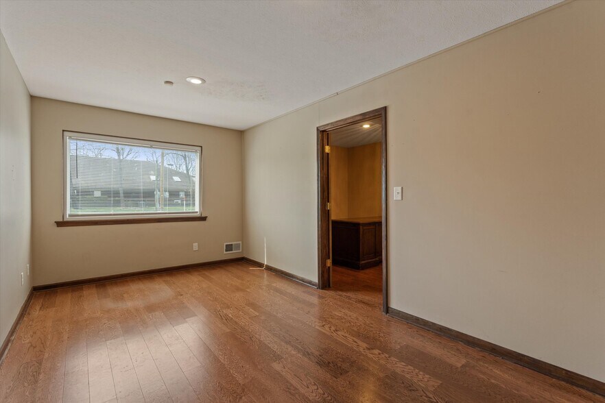 More Photos Of 51529-51541 Bittersweet Rd, Granger Office For Sale