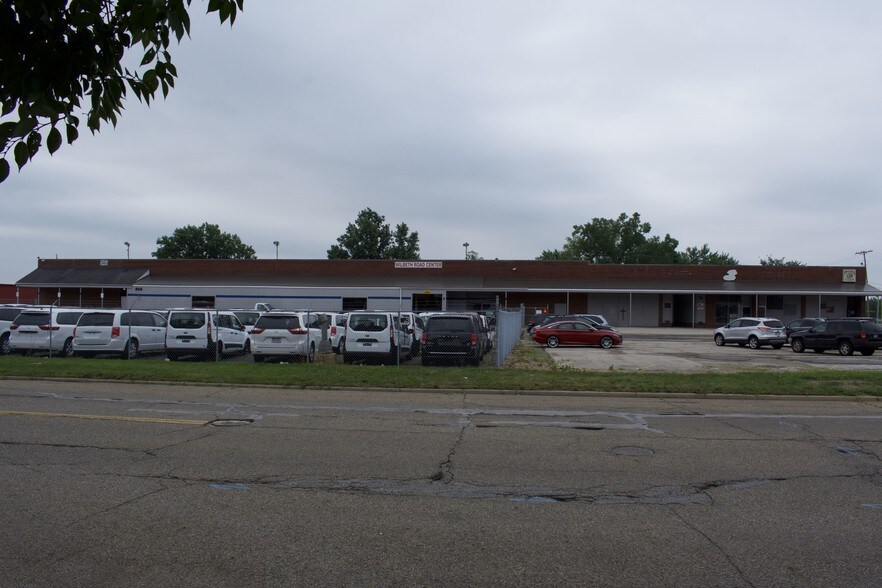 More Photos Of 866-898 W Wilbeth Rd, Akron Storefront For Sale