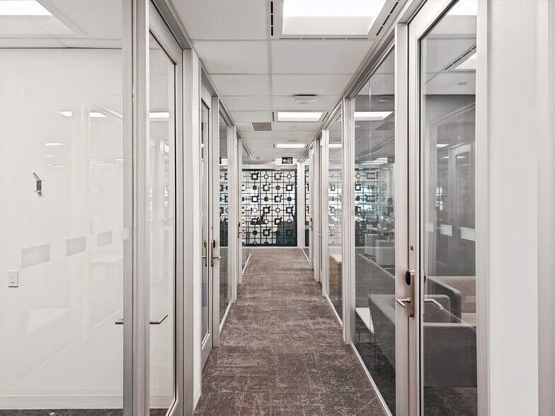 More Photos Of 130 King St W, Toronto Coworking Space