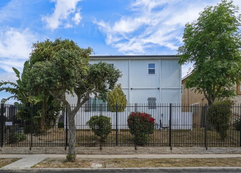 More Photos Of 3213 Bartdon Ave, Inglewood Apartments For Sale