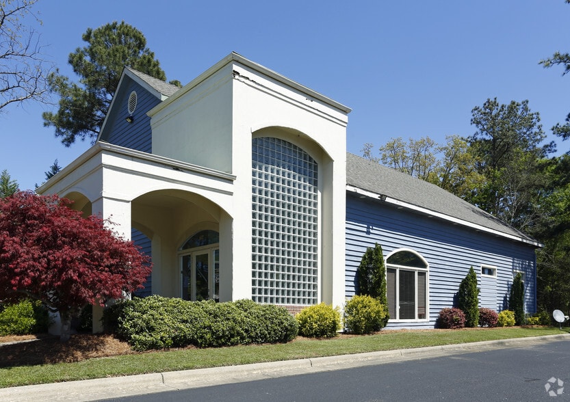 Primary Photo Of 704 Keystone Ct, Fayetteville Medical For Lease