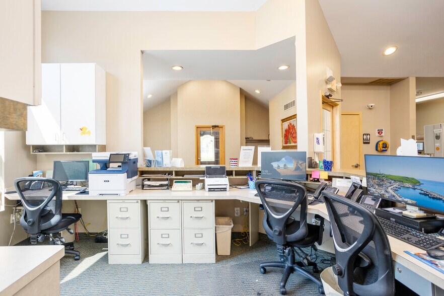 More Photos Of 37235 Goddard Rd, Romulus Office For Sale