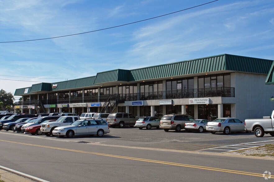 More Photos Of 127 Harbor Blvd, Destin General Retail For Sale