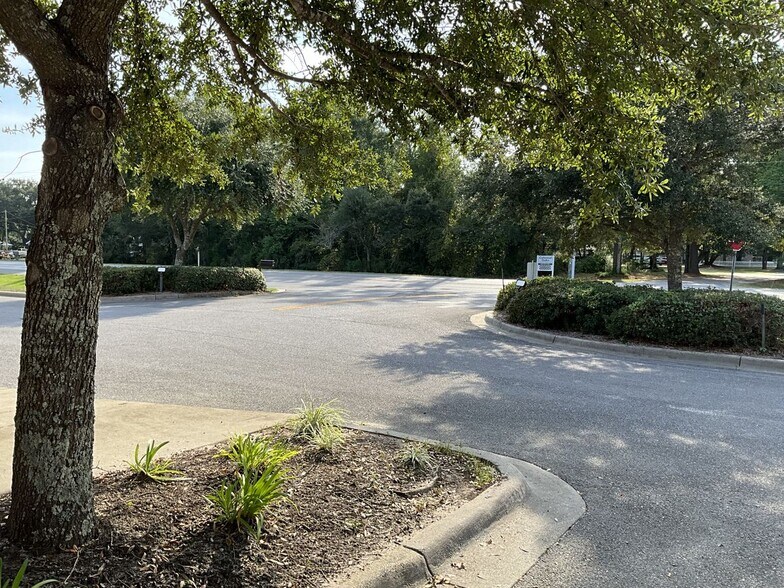 More Photos Of 5784 Chumuckla Hwy, Pace Freestanding For Sale