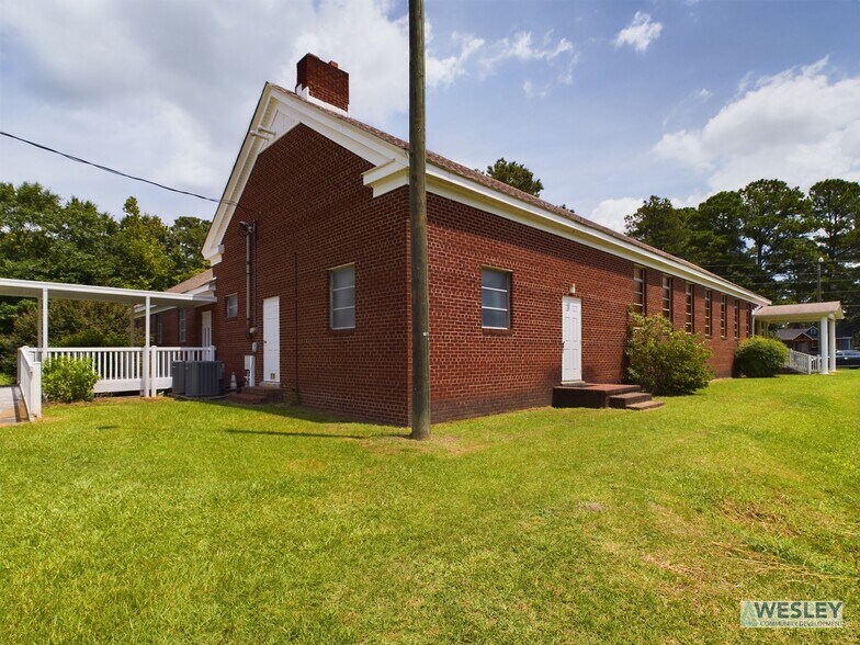 More Photos Of 2380 Bell Arthur, Bellarthur Religious Facility For Sale