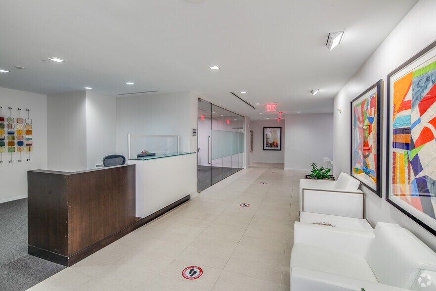 More Photos Of 2101 L St NW, Washington Office For Sale