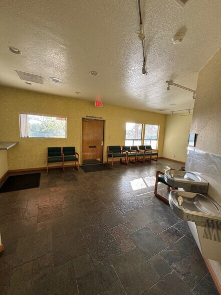 More Photos Of 31975-31985 Lodge Rd, Auberry Medical For Lease