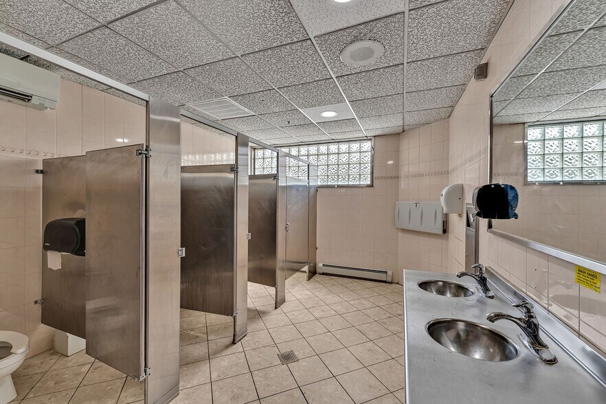 More Photos Of 1908 Old Route 17, Roscoe Restaurant For Sale