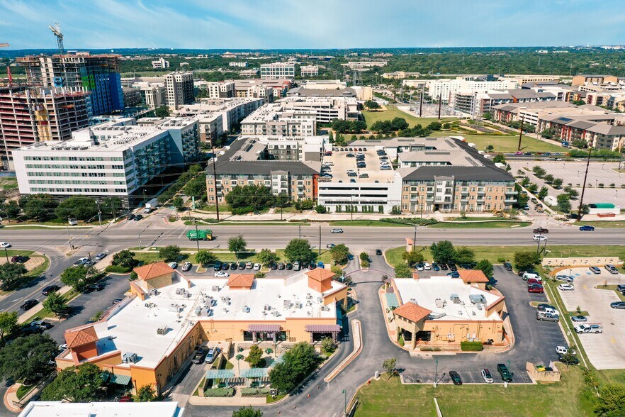 More Photos Of 11101 Burnet Rd, Austin Health Club For Lease