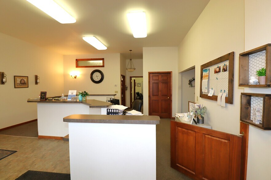 More Photos Of 404 Main St W, Ashland Office For Sale