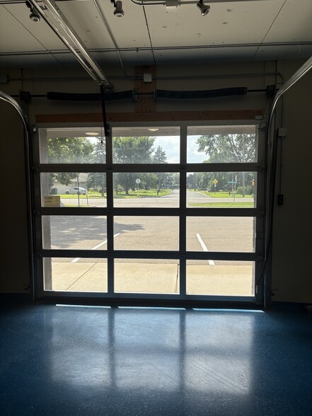 More Photos Of 6900 W Broadway Ave, Minneapolis Freestanding For Sale