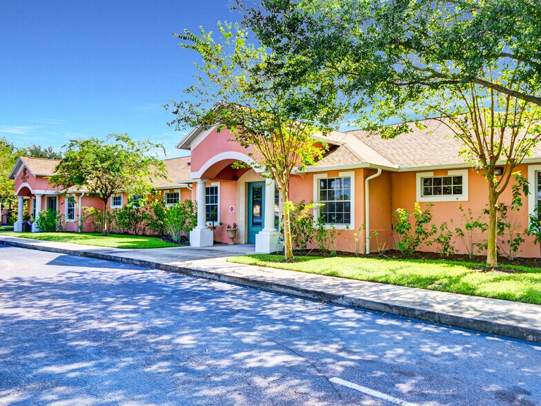 More Photos Of 733 S Goldenrod Rd, Orlando Medical For Sale