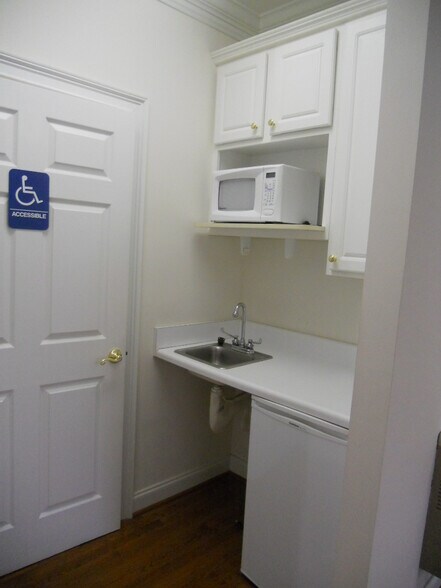 More Photos Of 1301 Shiloh Rd, Kennesaw Office For Lease