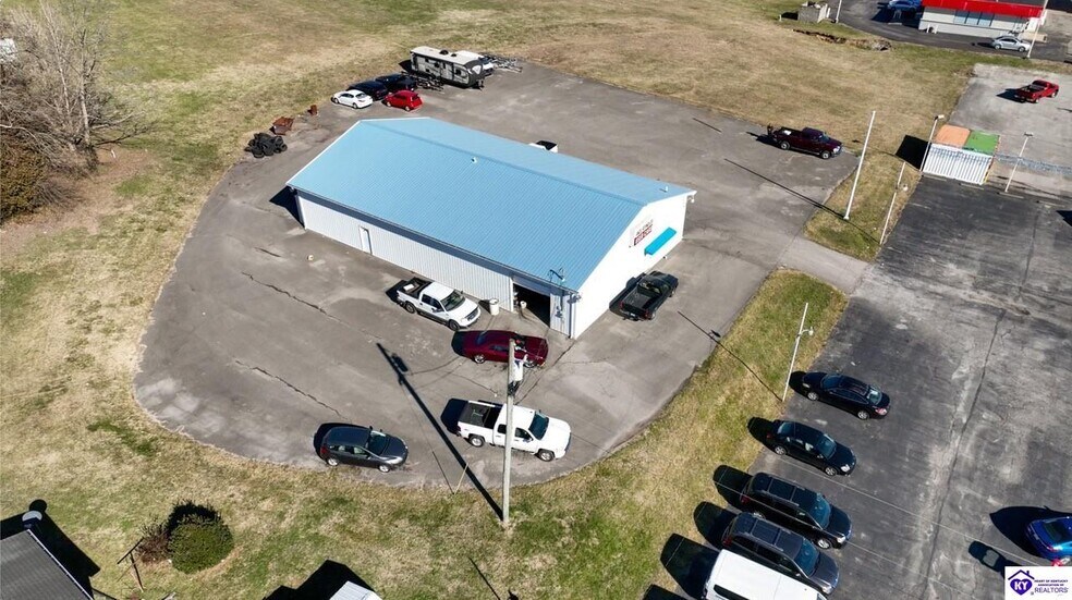 More Photos Of 711 E Broadway St, Campbellsville General Retail For Sale