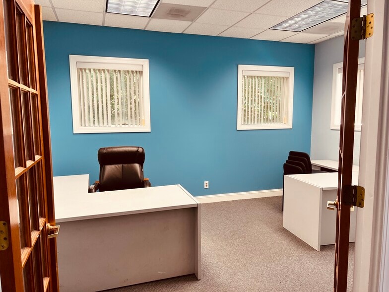 More Photos Of 1774 W Roosevelt Blvd, Monroe Loft Creative Space For Lease