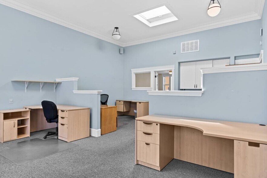 More Photos Of 5666 Telegraph Ave, Oakland Office For Sale