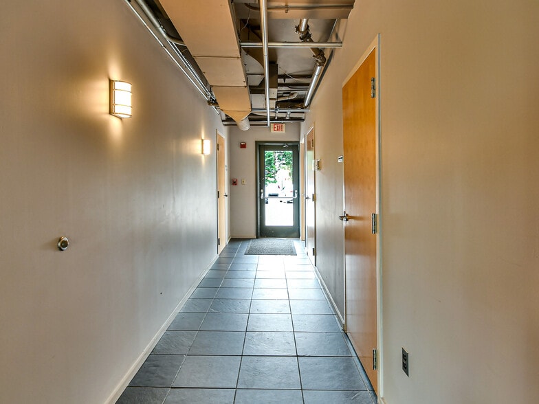 More Photos Of 2300 N Pershing Dr, Arlington Medical For Sale