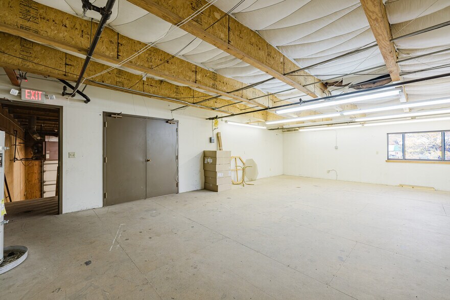 More Photos Of 222 Silver St, Elko Manufacturing For Lease