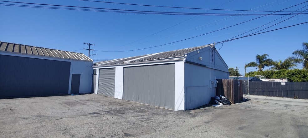 Primary Photo Of 1745 Newport Blvd, Costa Mesa Auto Repair For Lease