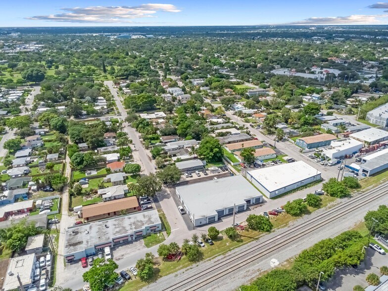 More Photos Of 201-215 SW 21st St, Fort Lauderdale Warehouse For Sale