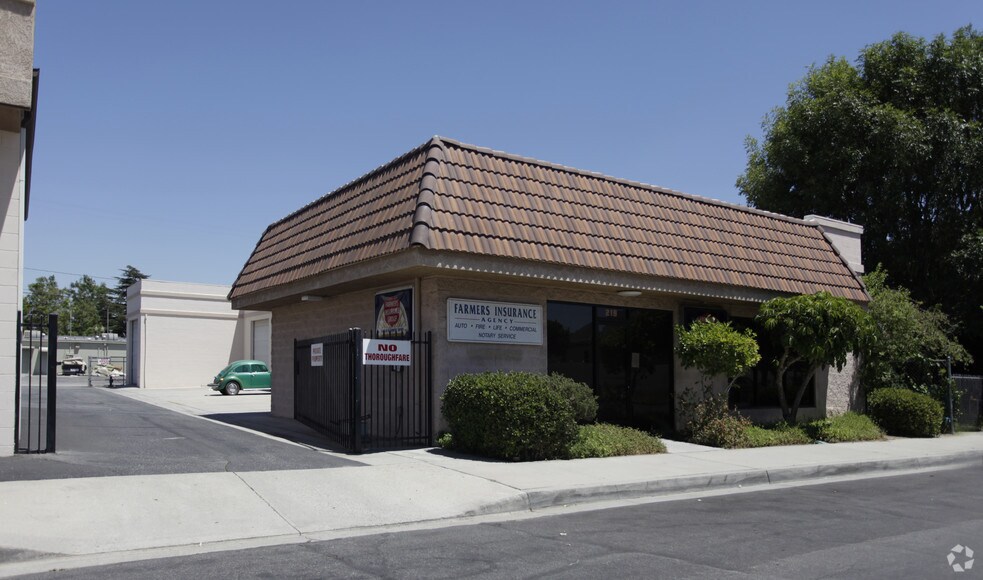 Primary Photo Of 211-219 S Orange Ave, Rialto Warehouse For Lease