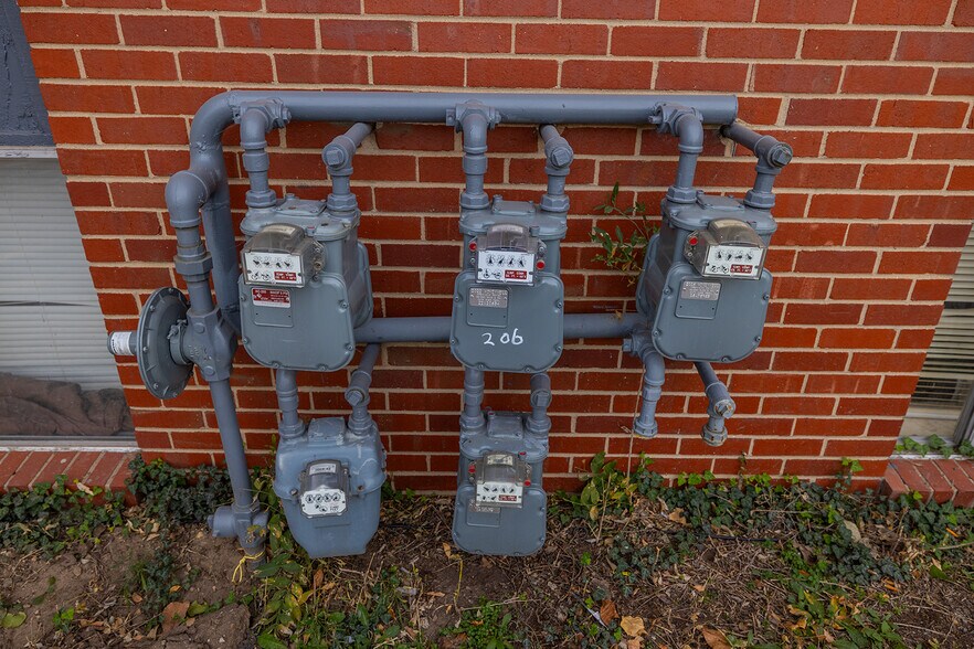 More Photos Of 2520 E Lincoln St, Wichita Apartments For Sale