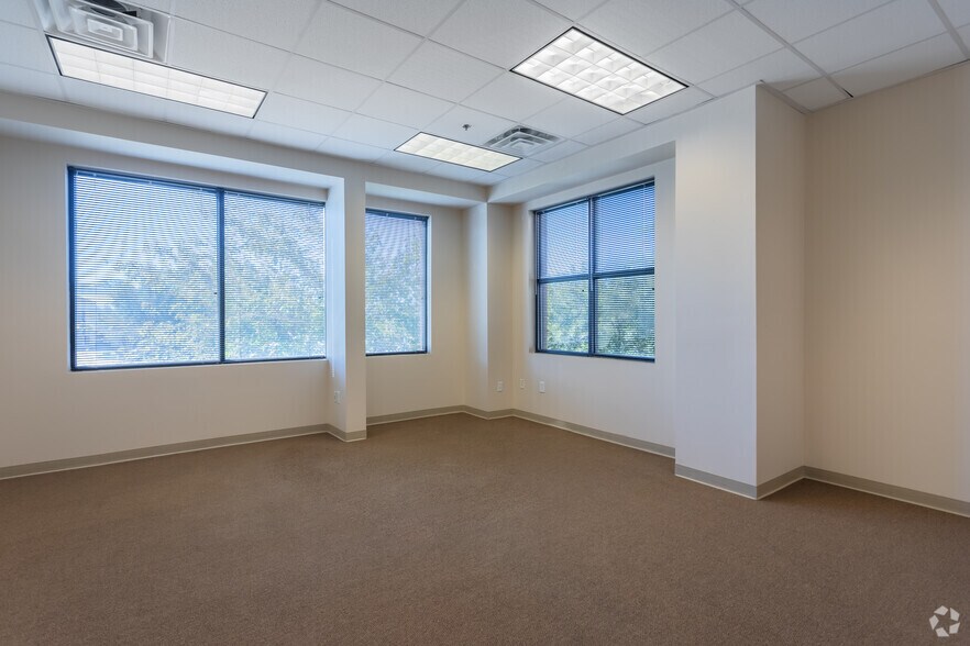 More Photos Of 2000 Sam Rittenberg Blvd, Charleston Office For Lease