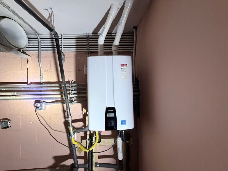 More Photos Of 3393-3437 Summer Ave, Memphis Storefront For Lease