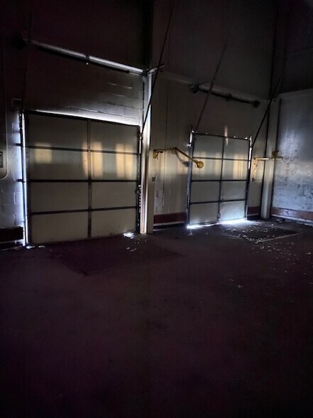 More Photos Of 10 Middletown Ave, North Haven Warehouse For Sale