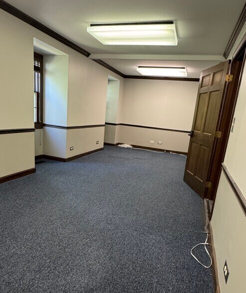 More Photos Of 1630 W Colonial Pky, Inverness Office For Lease