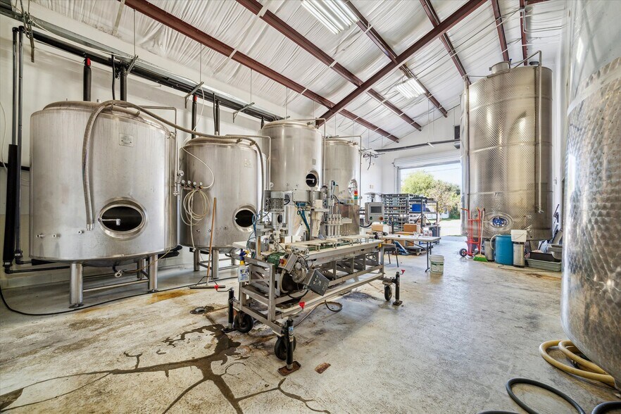 More Photos Of 1125 W Cavalcade St, Houston Manufacturing For Sale