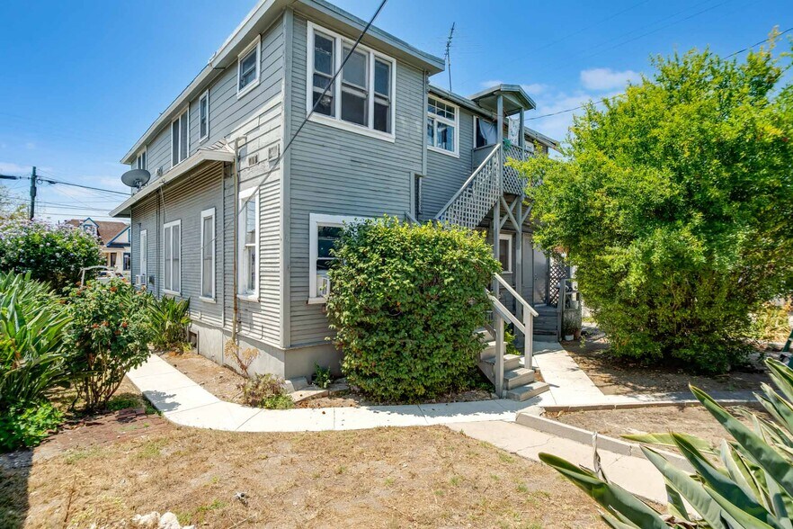 More Photos Of 3019 Baldwin St, Los Angeles Apartments For Sale