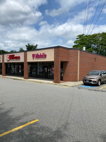 More Photos Of 200 Main St, Stoneham Unknown For Lease
