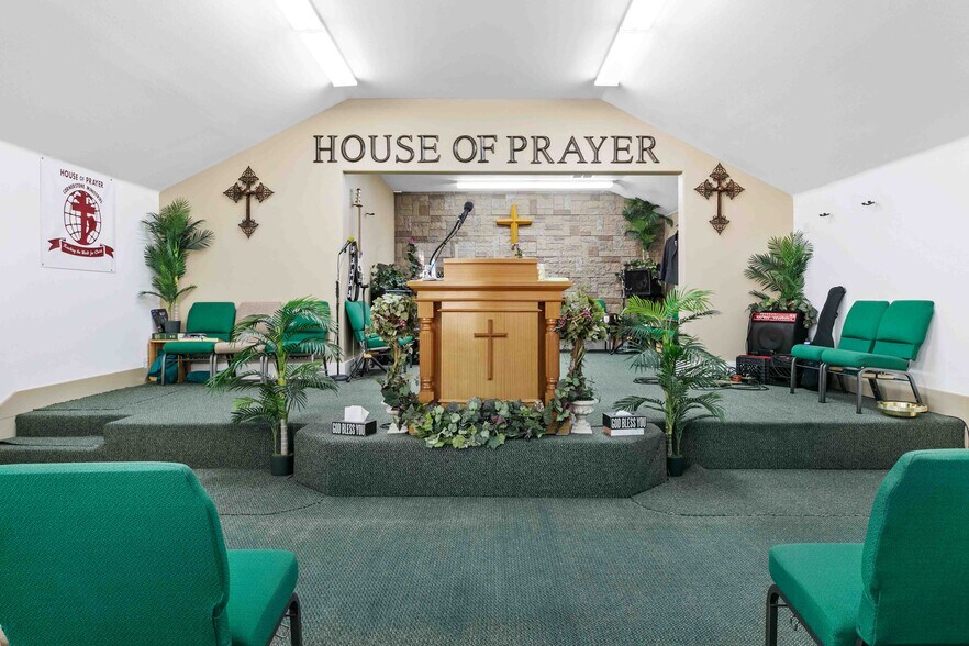 More Photos Of 7510 Valaho Dr, Tujunga Religious Facility For Sale