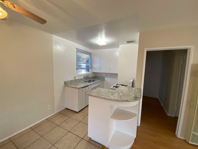 More Photos Of 13524 Vanowen St, Van Nuys Apartments For Sale