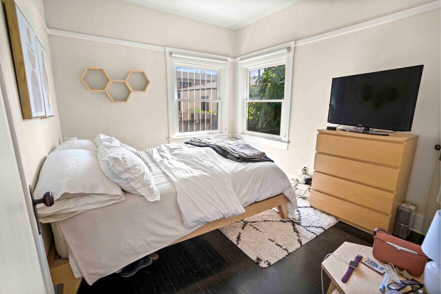 More Photos Of 233-239 Hawthorn St, San Diego Apartments For Sale