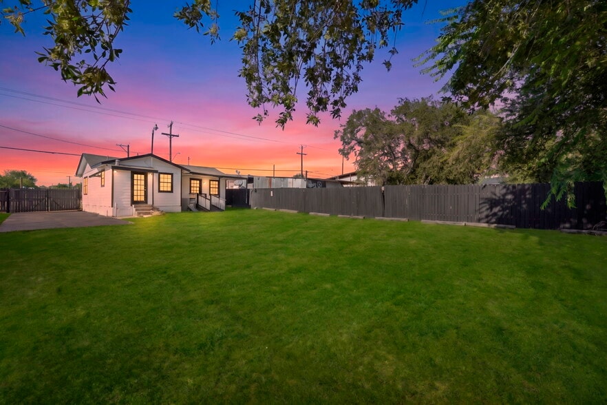More Photos Of 4166 Culebra Rd, San Antonio General Retail For Sale