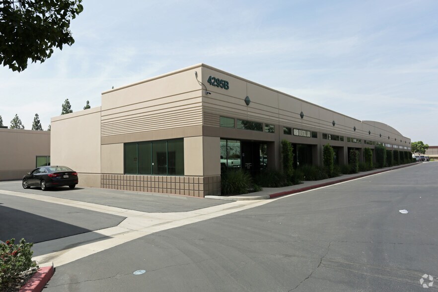 More Photos Of 4295 Jurupa St, Ontario Flex For Lease