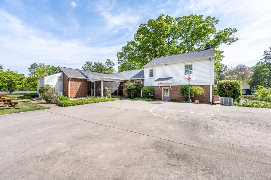 More Photos Of 7740 Cherokee Rd, Richmond Religious Facility For Sale