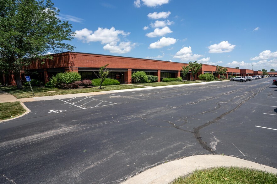 More Photos Of 8052-8068 Reeder St, Lenexa Light Manufacturing For Lease