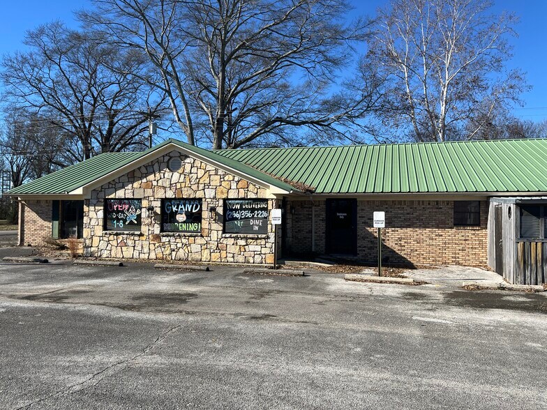 Primary Photo Of 607 4th St NW, Red Bay General Retail For Sale