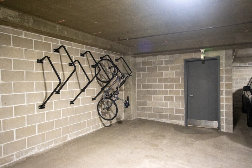 More Photos Of 789 N Water St, Milwaukee Office For Sale