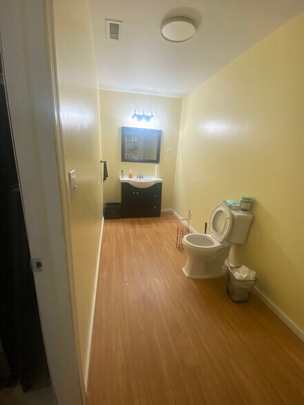 More Photos Of 1636 Central Ave, Middletown Apartments For Sale