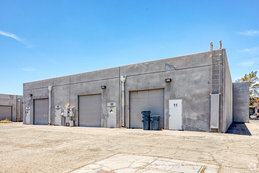 More Photos Of 5 Cactus Garden Dr, Henderson Light Manufacturing For Lease