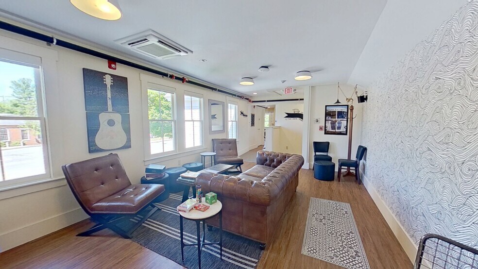 More Photos Of 15 Newmarket Rd, Durham Freestanding For Sale