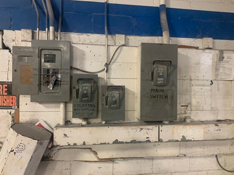 More Photos Of 62 Lakeview St, Leominster Warehouse For Sale