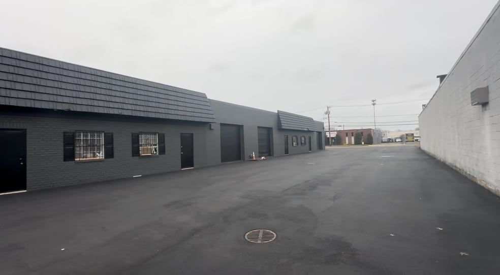 More Photos Of 80 Kean St, West Babylon Warehouse For Lease