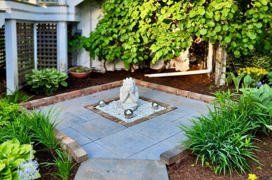 More Photos Of 82 Elm St, Camden Hospitality For Sale