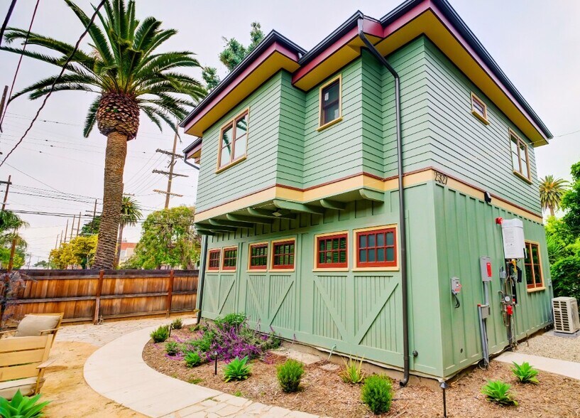 More Photos Of 2325 Portland St, Los Angeles Apartments For Sale