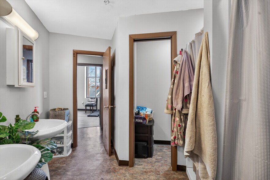 More Photos Of 27 Washington St, Westfield Apartments For Sale